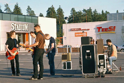 Ai bändikö valmis?